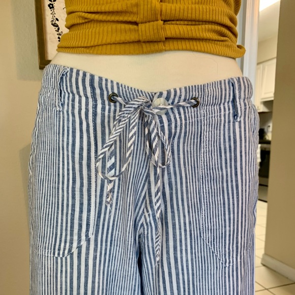 🌟Stripped loose, elastic waist pants🌟 - Picture 2 of 9